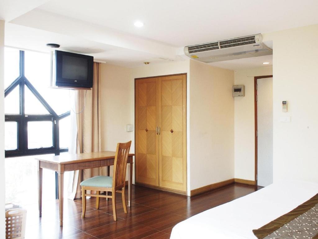Nh Elegant Hotel Sakon Nakhon Exterior foto