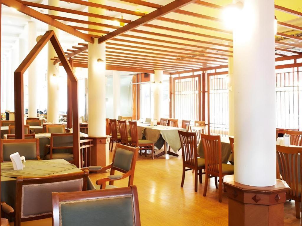 Nh Elegant Hotel Sakon Nakhon Exterior foto