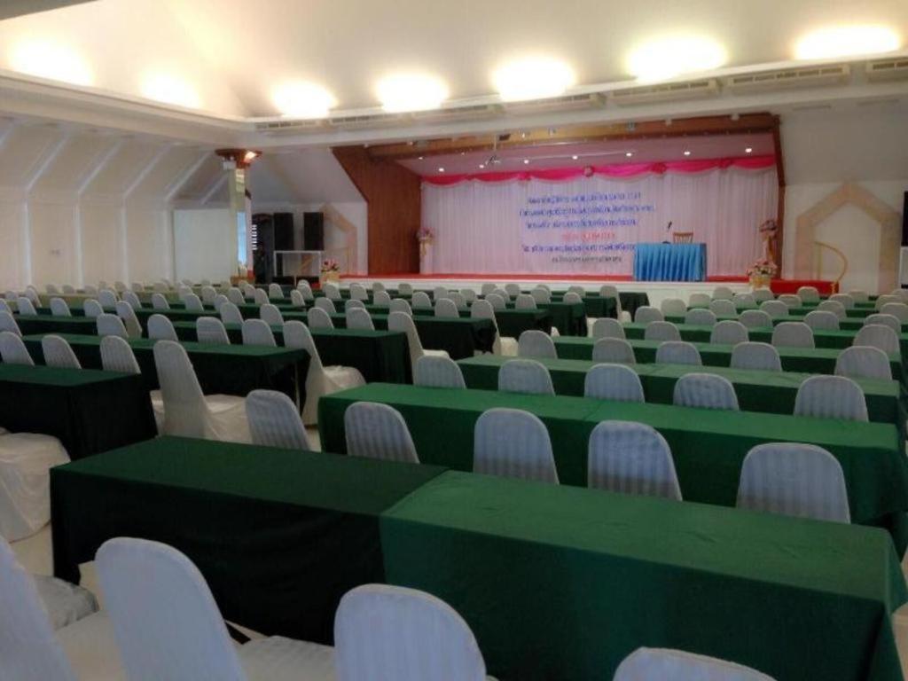 Nh Elegant Hotel Sakon Nakhon Exterior foto
