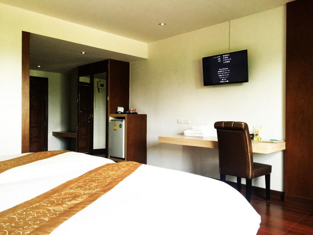 Nh Elegant Hotel Sakon Nakhon Exterior foto